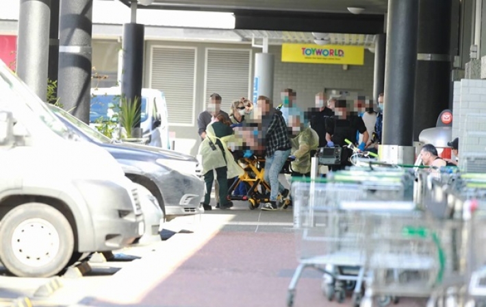 При нападении в супермаркете в Новой Зеландии ранены шесть человек (видео)