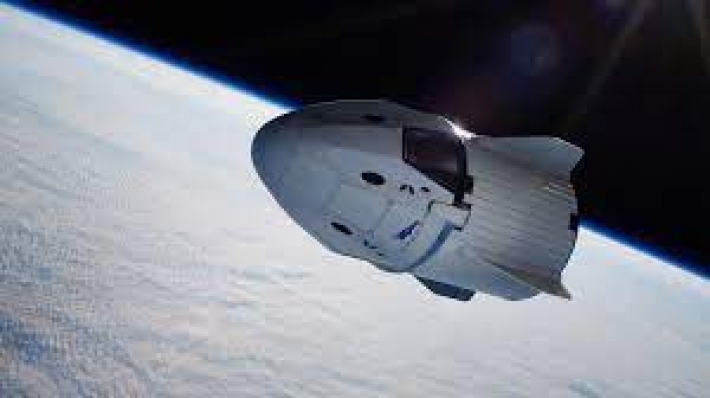 Туристический полет в космос: в SpaceX назвали дату старта корабля