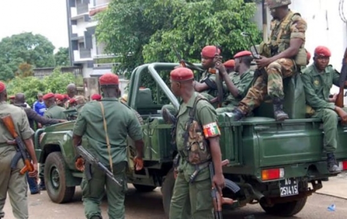 В Гвинее на улицы вышла армия, идут перестрелки