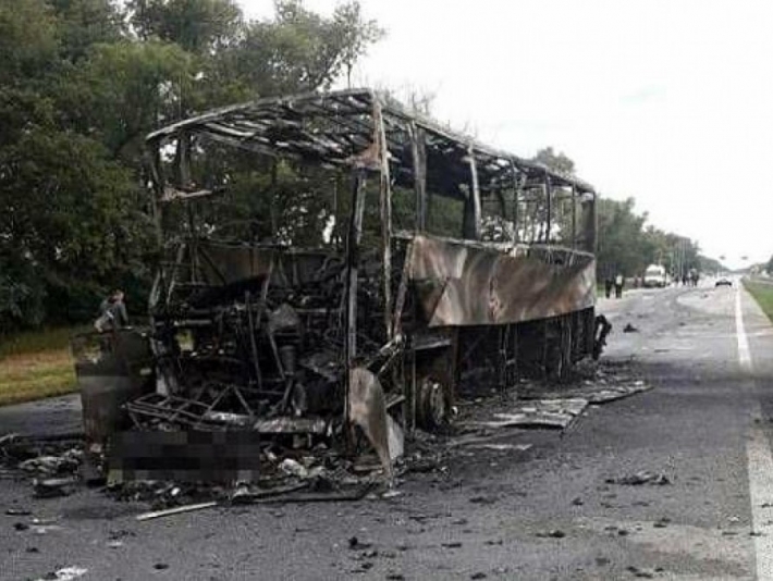 Смертельное ДТП с участием водителя из Запорожья: сгорел автобус, в котором ехали украинцы из Польши (фото)