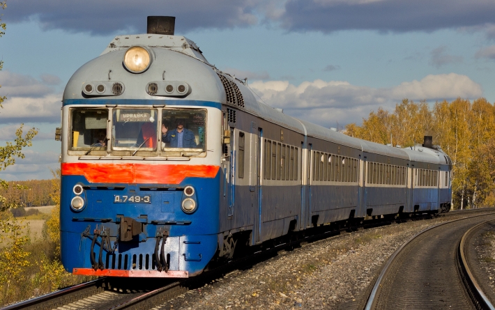 В Запорожье поезд зацепил 43-летнего мужчину - его госпитализировали