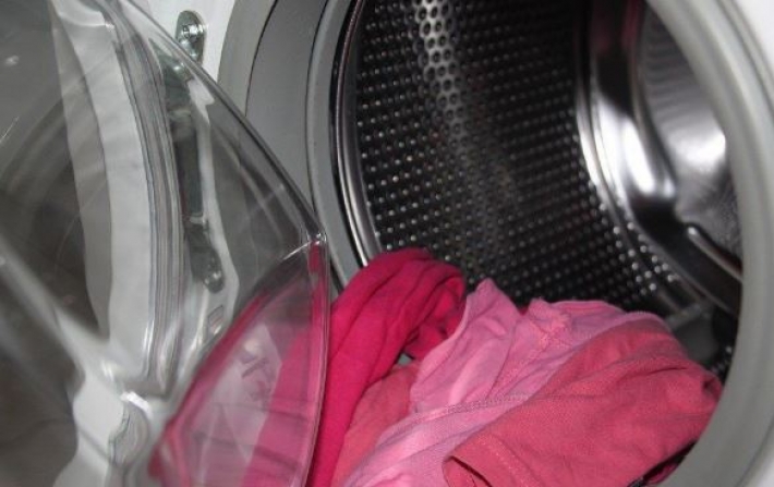 Чому не варто прати речі при температурі в 40 градусів і вище