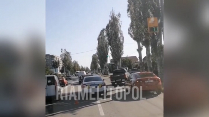 В Мелитополе на выезде из города не разминулись две иномарки (видео)