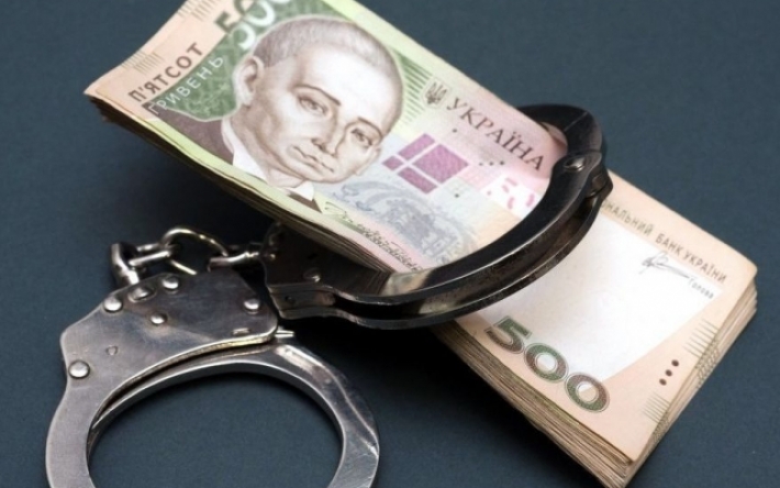 Суд оправдал кассира, укравшего в Мелитопольском районе 10 тыс. грн с карт клиентов