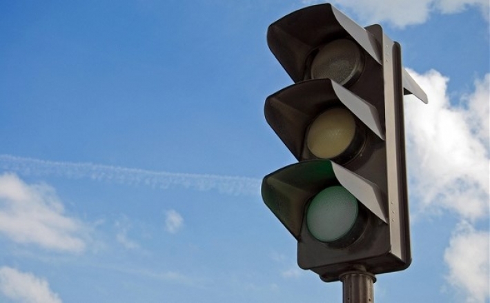 В Мелитополе на оживленном перекрестке не работает светофор (видео)