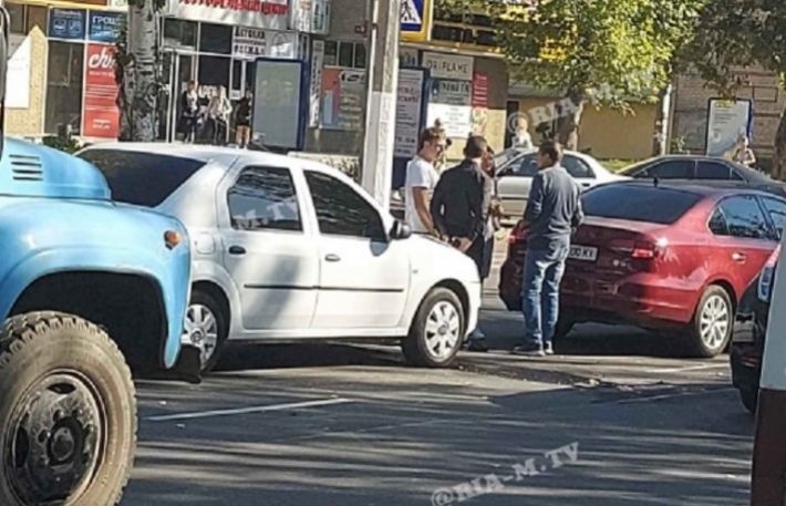 В Мелитополе на проспекте житель Днепра влетел в киевлянина (фото, видео)