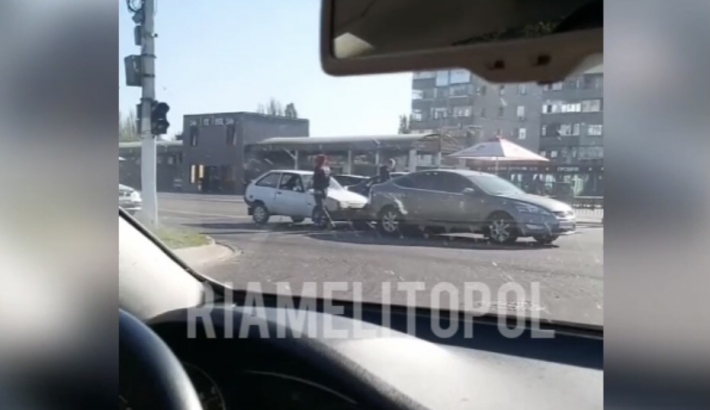 В Мелитополе на объездной утро началось с ДТП (видео)