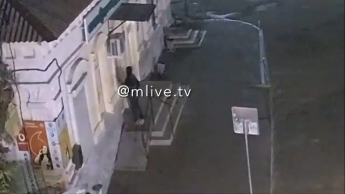 В Мелитополе на автостанции ночью задержали вора - видео с места происшествия