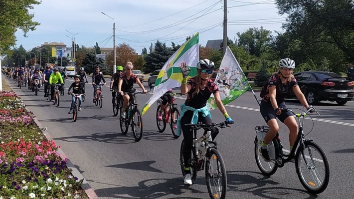В Мелитополе около тысячи велосипедистов проехались по центру города (фото, видео)