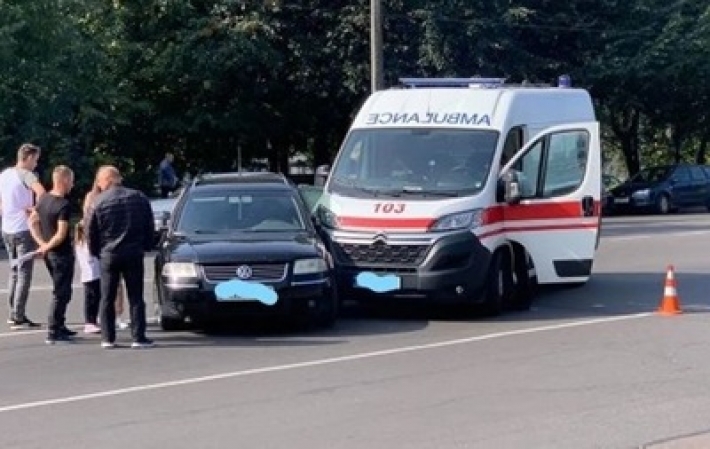 В Житомире скорая попала в ДТП: погиб пациент, которого везли в больницу