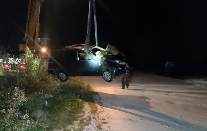 В Хмельницкой области утонуло авто с пассажиром