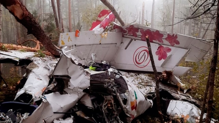 Крушение самолета в Сибири: фото, видео и последние подробности