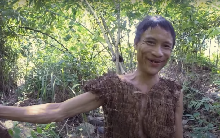 Погубили современная жизнь и алкоголь: во Вьетнаме умер "Тарзан", проживший 40 лет в джунглях