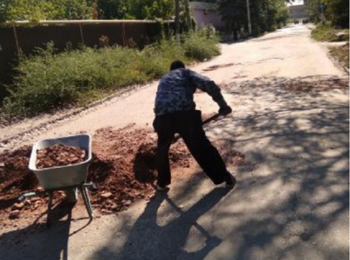 Нанотехнологии в действии: в сети показали фото ремонта дорог на оккупированном Донбассе