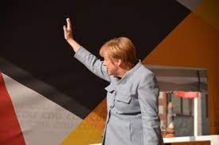 Голову Меркель теперь можно съесть: в Германии начали продавать уникальные сладости