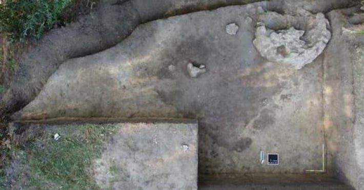 Запорожские археологи нашли во время раскопок печь, которой более тысячи лет