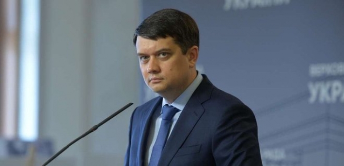 "Вы не в министерстве, ведите себя нормально": Разумков в прямом эфире осадил министра юстиции