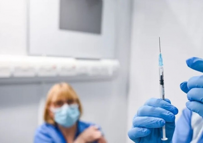 В США назвали лучшую вакцину против COVID-19, которая спасает от госпитализации