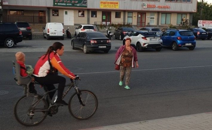 В Мелитополе возле торгового центра "переедет" пешеходный переход (фото)