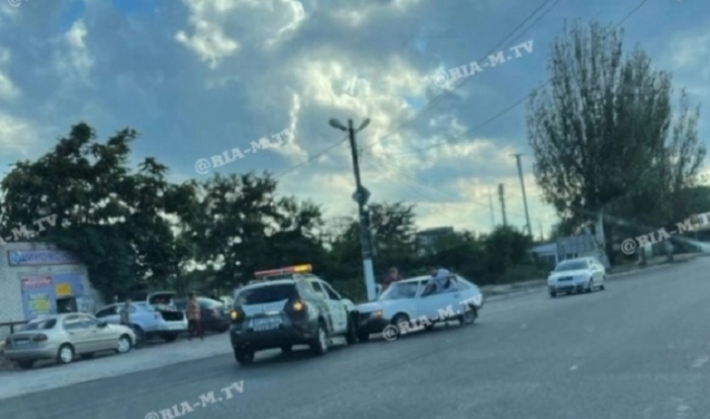 Автомобиль охранной фирмы влетел в Таврию - в полиции рассказали подробности (видео)