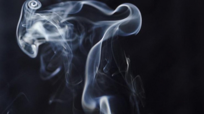 Знать врага в лицо: чем опасен табачный дым