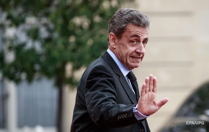Суд приговорил Саркози к году заключения
