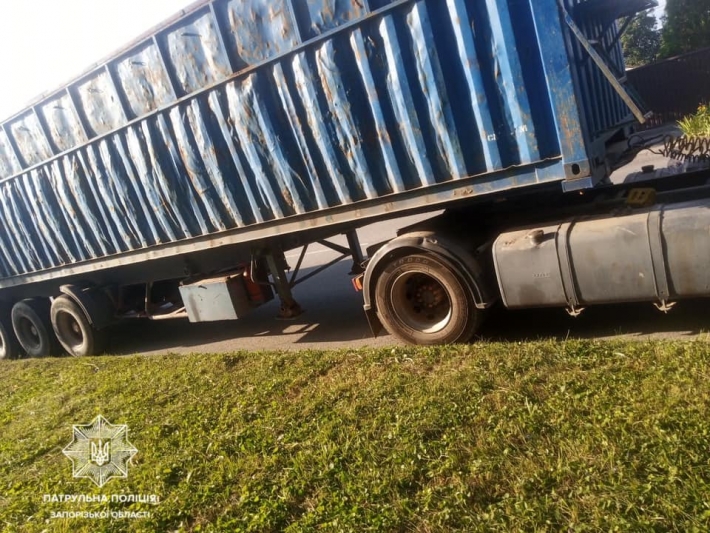 В Запорожской области остановили грузовик с металлом без документов