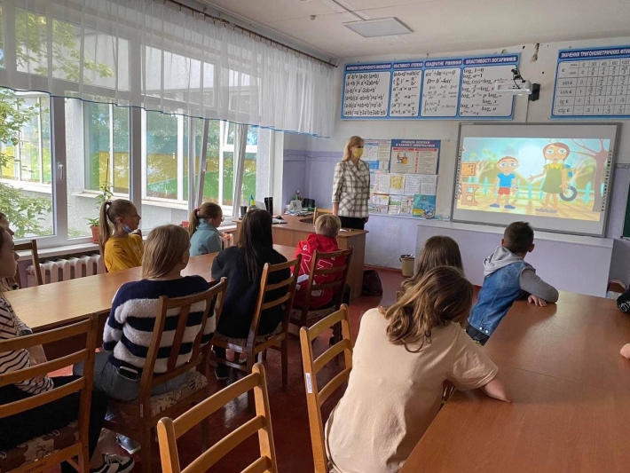 В Мелитополе и районе прокуроры пошли в помощники учителям в школы