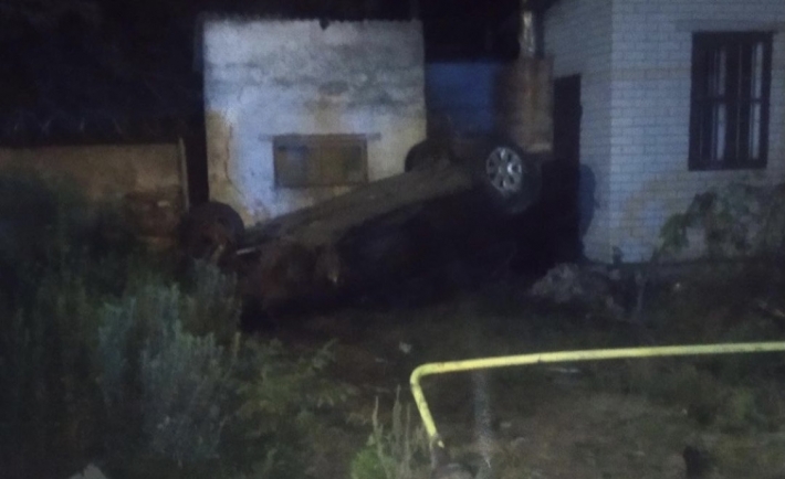 Причина ДТП с БМВ, влетевшим в частный дом в Мелитополе, гонка - очевидцы