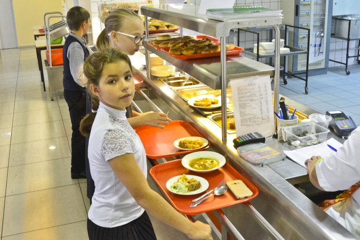 В школе Мелитопольского района детей в столовой кормили фальсификатом