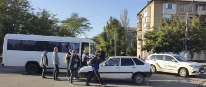 В Мелитополе в ДТП попала маршрутка с пассажирами (фото)