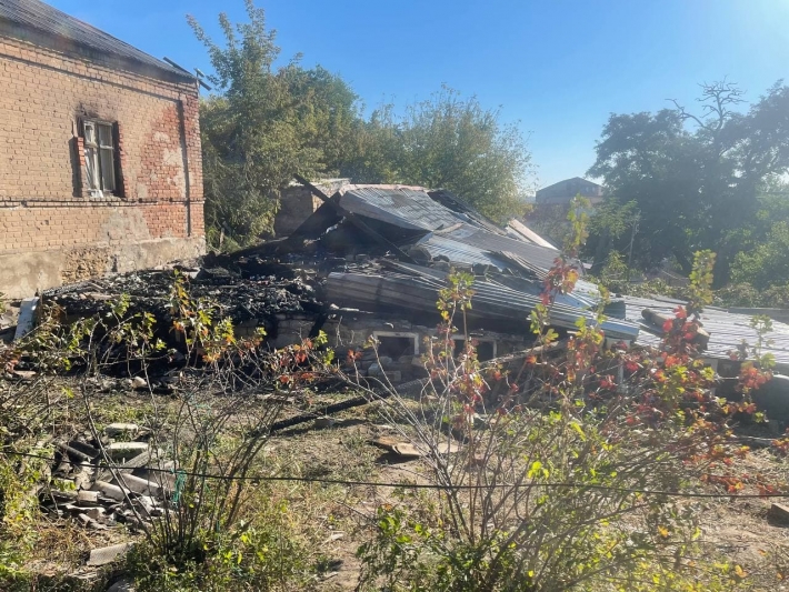 Хозяйка дома, который горел в Мелитополе, подозревает соседей в поджоге (фото)