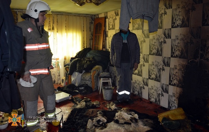 В Днепре при пожаре на 1 кв. м погибли два человека