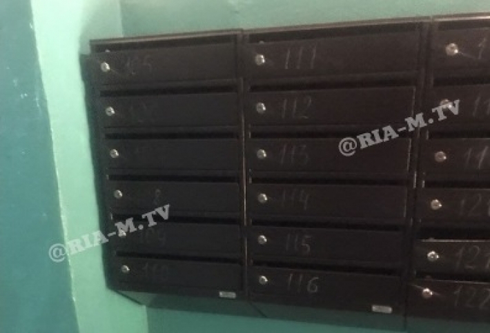 В многоэтажках Мелитополя меняют почтовые ящики (фото)