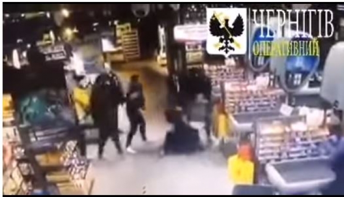 Убийство полицейского в Чернигове: начало драки попало на видео