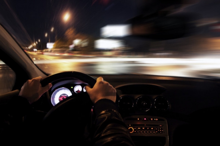 В Мелитополе водитель на огромной скорости устроил опасные маневры (видео)