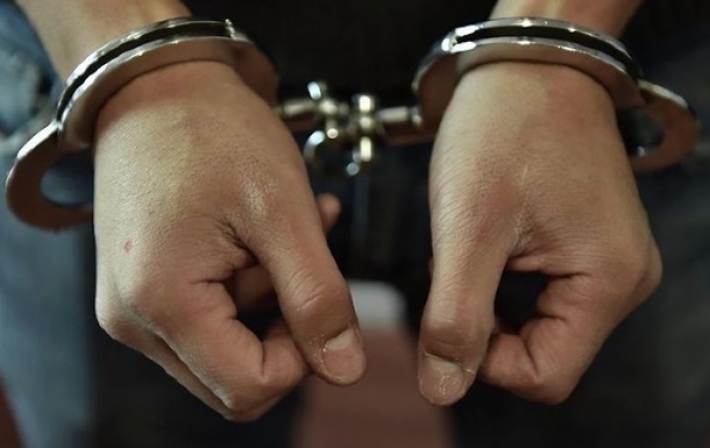 В Киеве арестовали мужчину, изнасиловавшего 14-летнюю дочь