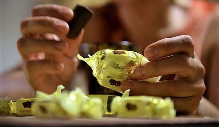 Житель Мелитополя обнаружил в конфетах живую начинку (фото)