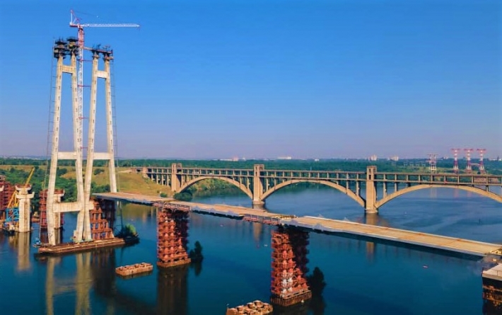 Когда в Запорожье движение по новому мосту откроют (видео)