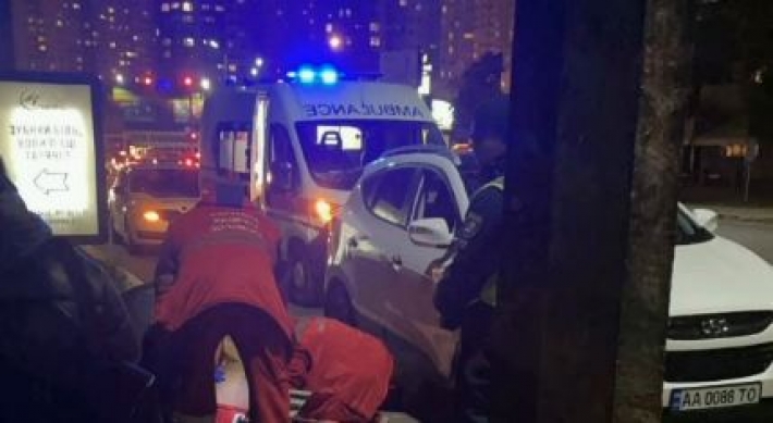 Медики оказались бессильны: под Киевом водитель скончался за рулем авто, видео