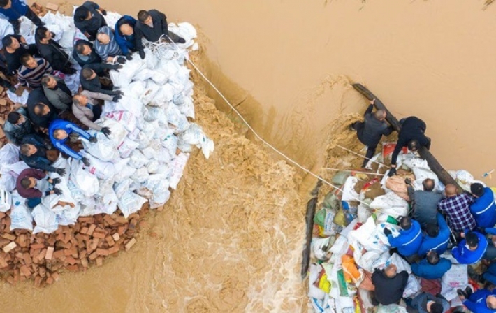 Мощные ливни в Китае привели к эвакуации двух миллионов людей
