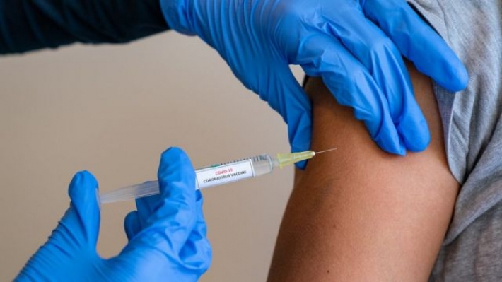 Сколько жителей Мелитополя на почте прививку от коронавируса сделали