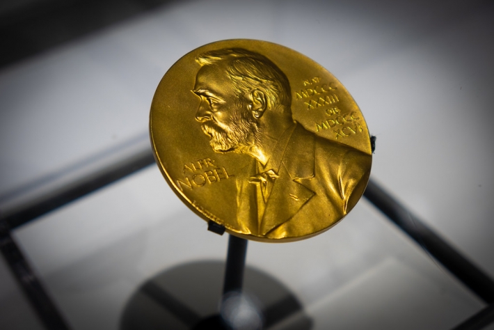 Нобелевскую премию отказались присуждать по гендерным и этническим квотам