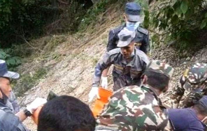 В Непале пассажирский автобус упал в пропасть, 28 жертв