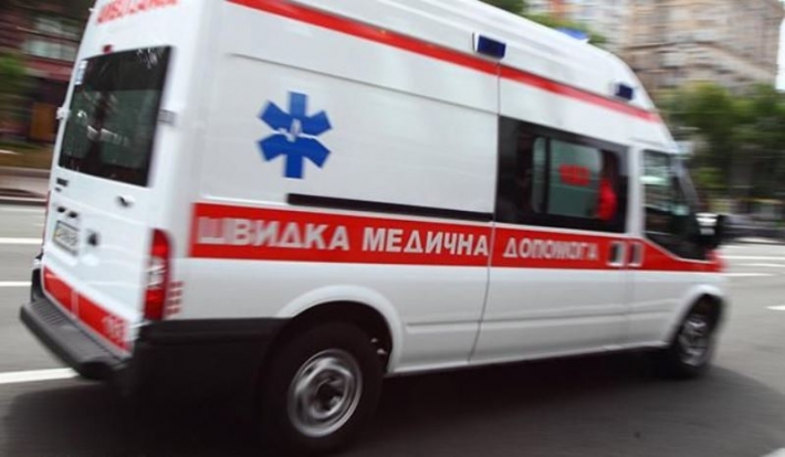 В пригороде Одессы девушка изрезала себя ножом и выбросилась из окна высотки