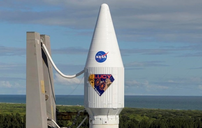 США запустили зонд Lucy для изучения астероидов (видео)