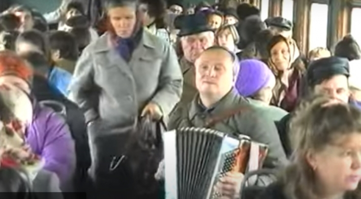 Долой Кучму и жизнь на копейки - о чем пассажиры электрички Мелитополь-Симферополь в 90-х говорили. Уникальное видео