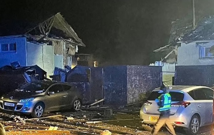 В Шотландии взрыв разрушил два жилых дома (видео)