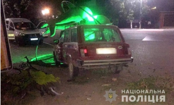 Как наказали водителя, который снес скульптуру в центре Кирилловки