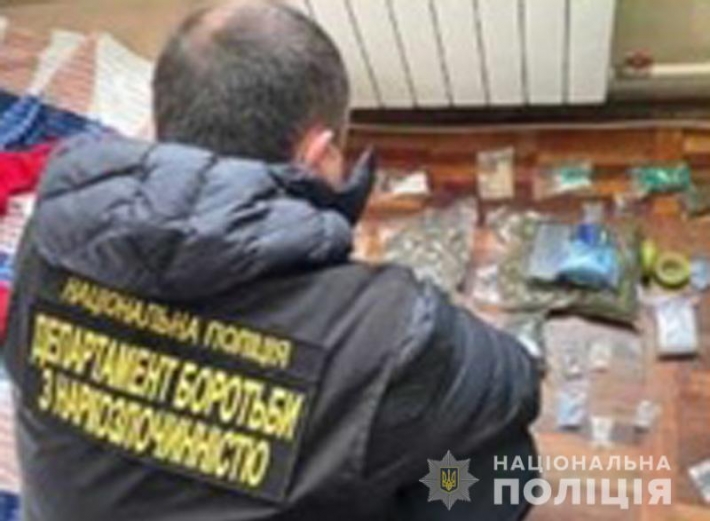 В Запорожье задержали двух наркодельцов с наркотиками на 240 тыс грн.